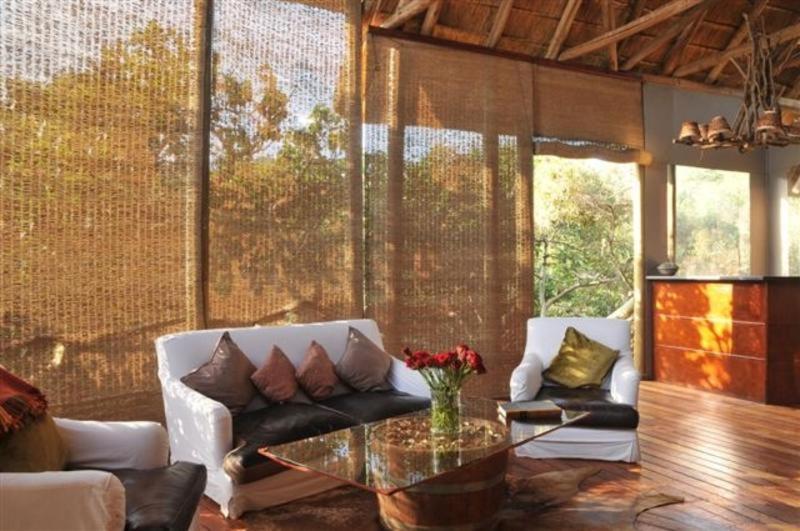 Buffalo Ridge Safari Lodge Мадікве-Ґейм-Резерв Екстер'єр фото